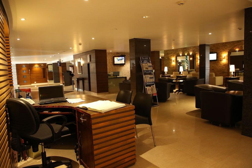 โฮเต็ล โมติ มาฮาล Hotel มังคาลอร์ ภายนอก รูปภาพ