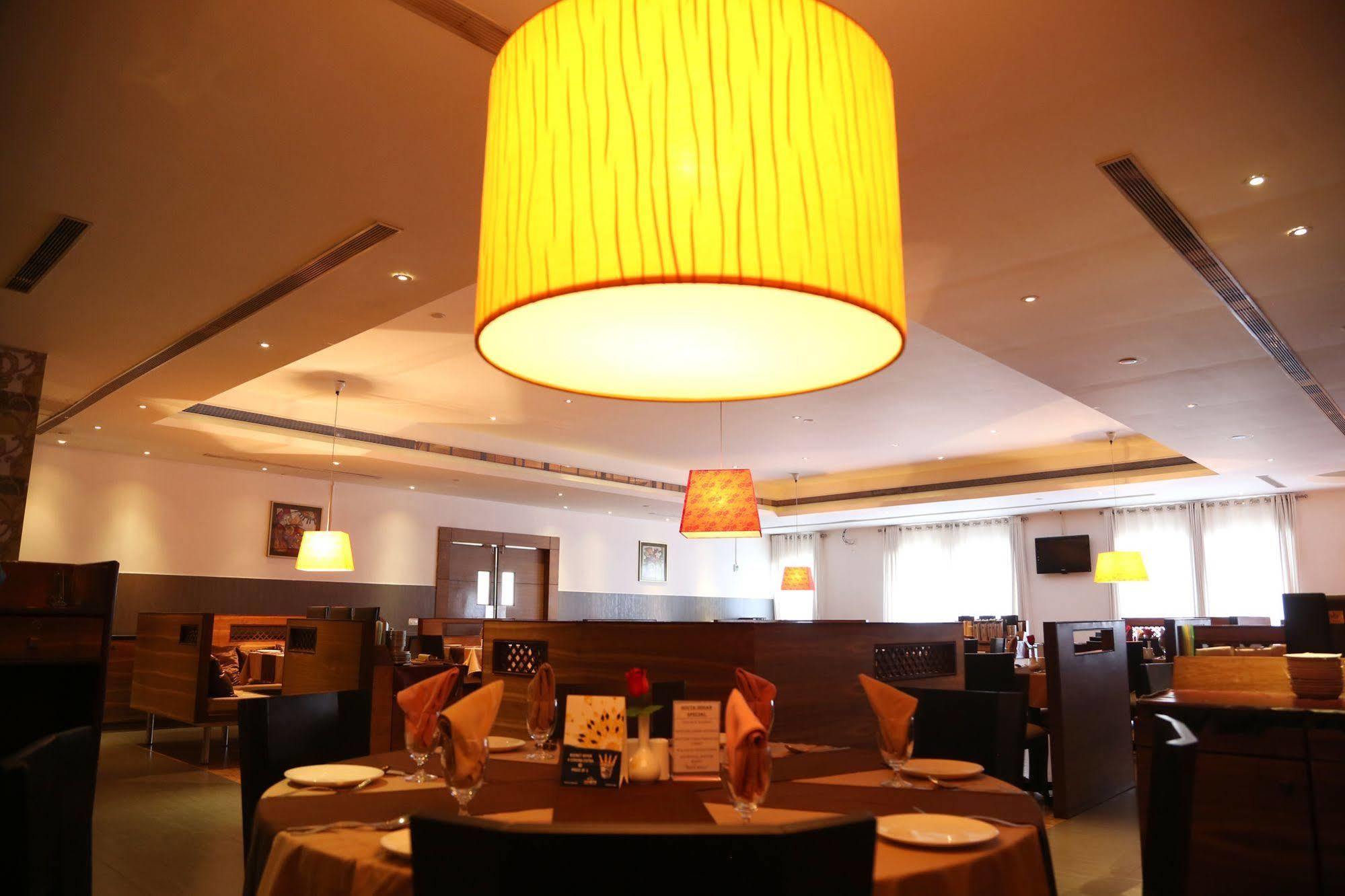โฮเต็ล โมติ มาฮาล Hotel มังคาลอร์ ภายนอก รูปภาพ