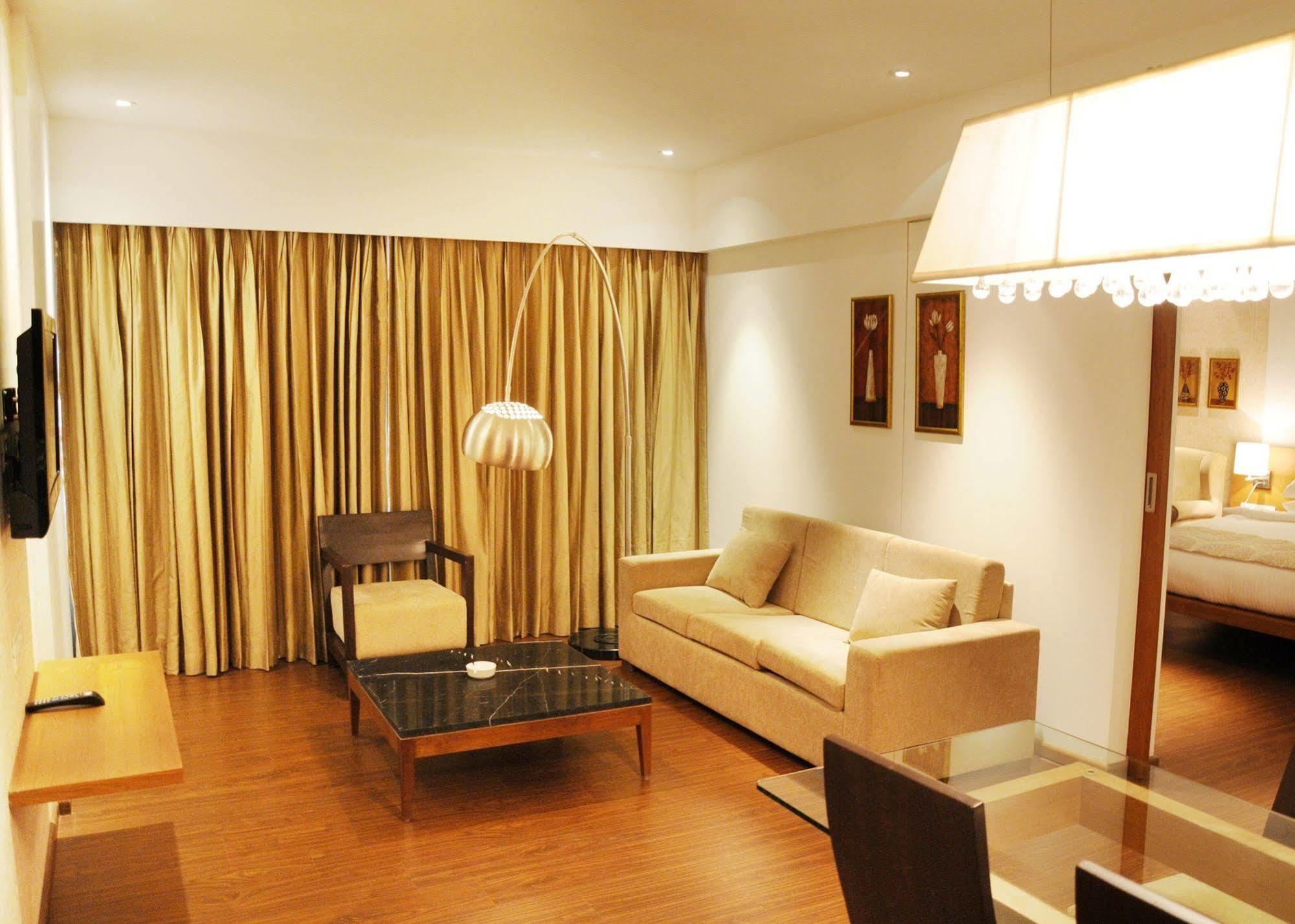 โฮเต็ล โมติ มาฮาล Hotel มังคาลอร์ ภายนอก รูปภาพ