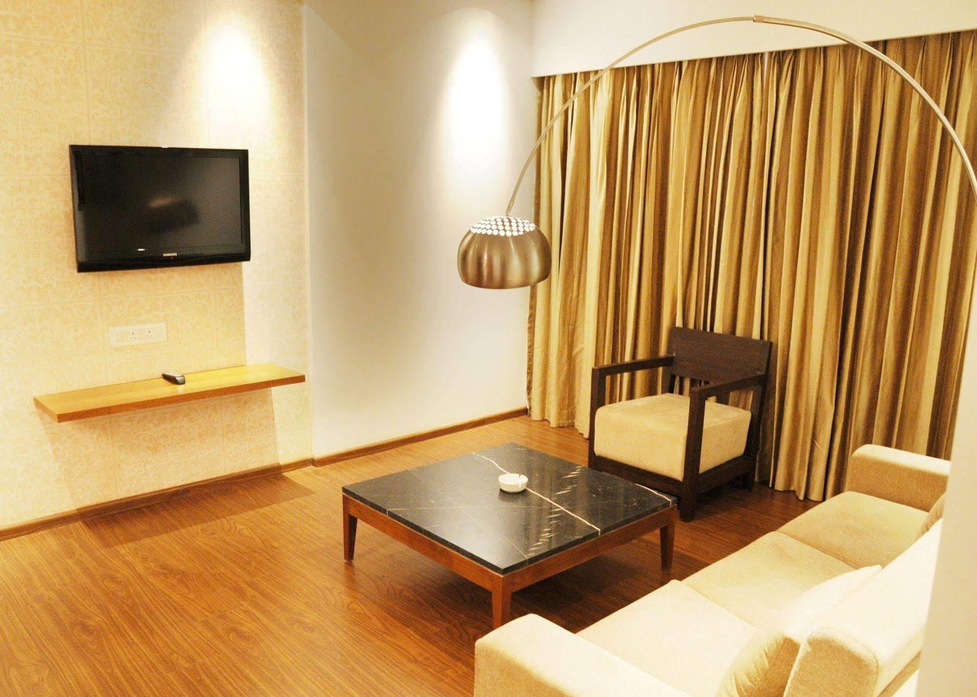 โฮเต็ล โมติ มาฮาล Hotel มังคาลอร์ ภายนอก รูปภาพ