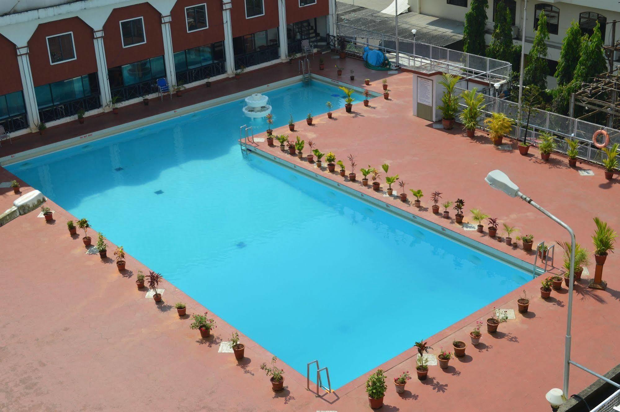 โฮเต็ล โมติ มาฮาล Hotel มังคาลอร์ ภายนอก รูปภาพ