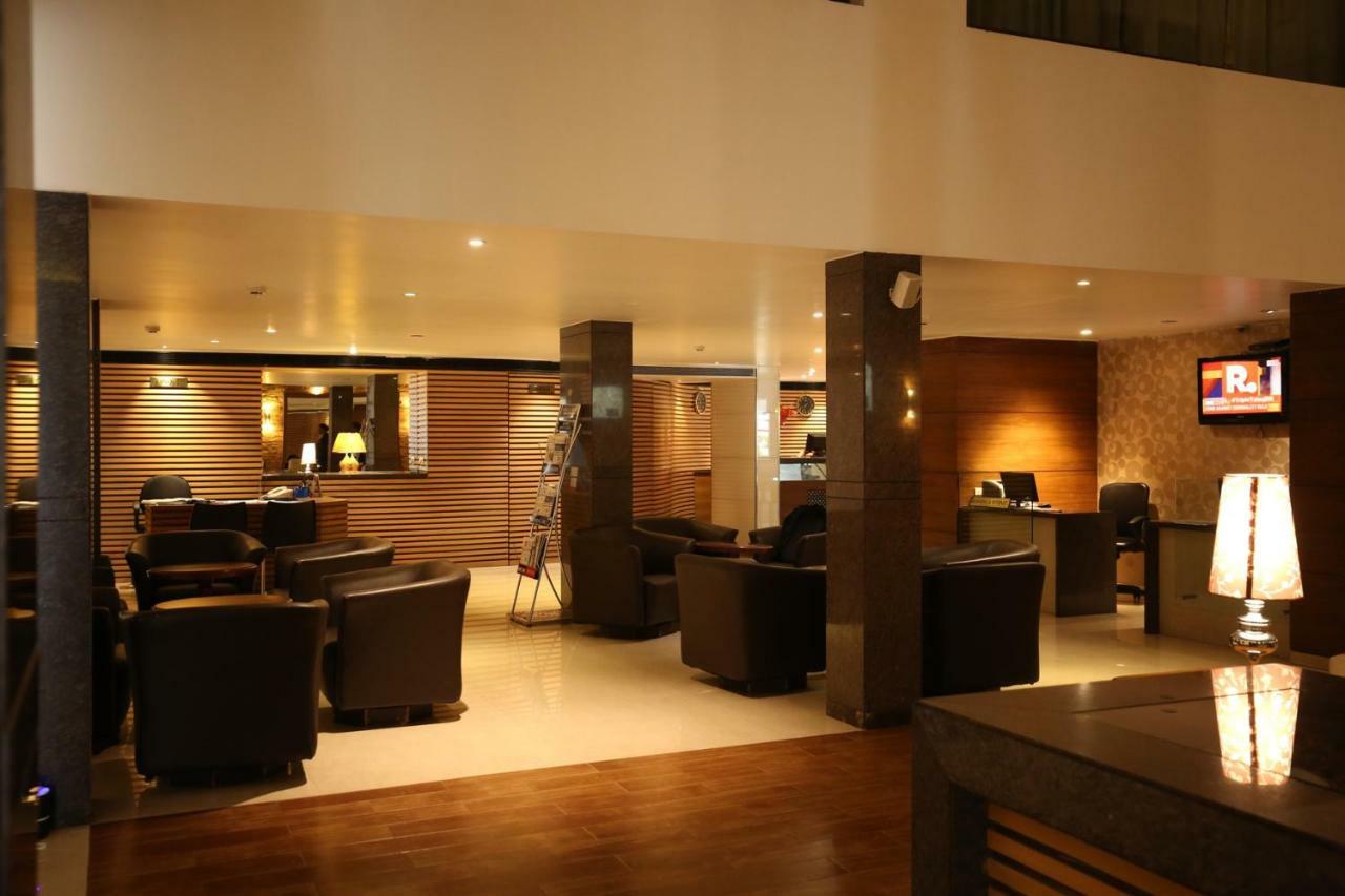 โฮเต็ล โมติ มาฮาล Hotel มังคาลอร์ ภายนอก รูปภาพ