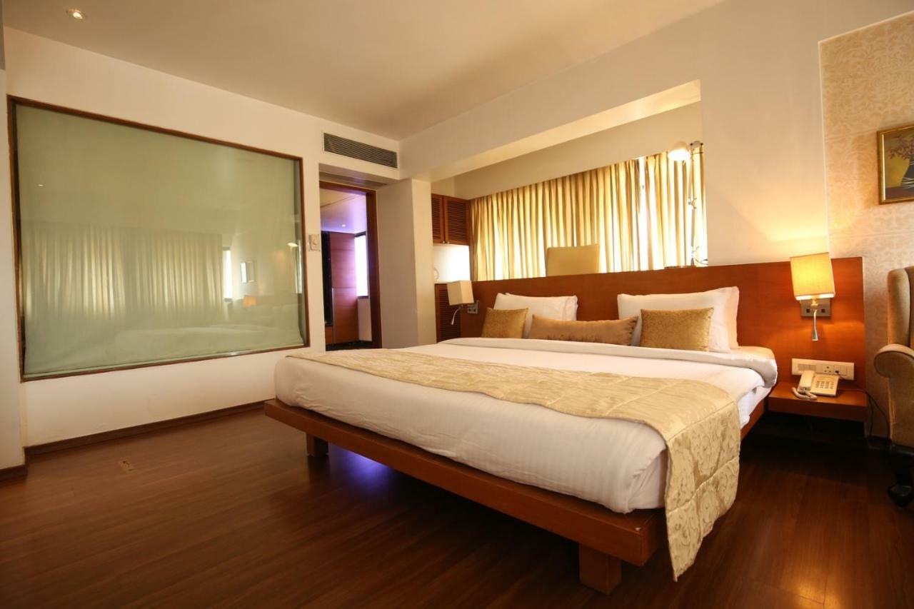โฮเต็ล โมติ มาฮาล Hotel มังคาลอร์ ภายนอก รูปภาพ